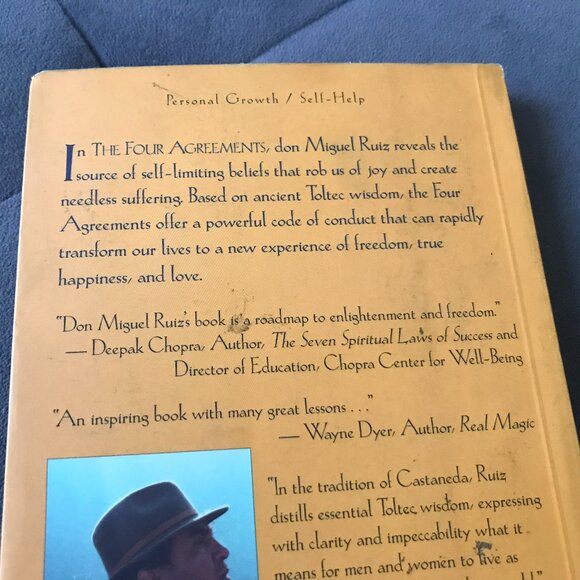 The Four Agreements Softcover & Oracle Cards Don Miguel Ruiz - Picture 2 of 5
